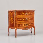 1046 8423 CHEST OF DRAWERS